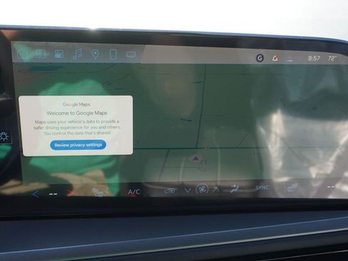 New 2025 Chevrolet Traverse LT image 14