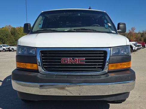 Used 2024 GMC Savana 2500 w/ Driver Convenience Package image 8