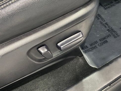 Used 2015 Toyota Sienna SE image 19