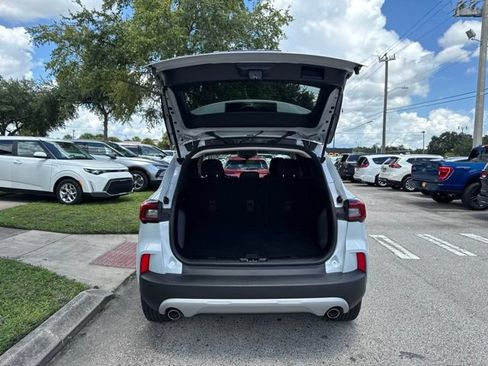 Used 2025 Ford Escape Active AWD/4WD image 16