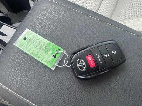 Used 2025 Toyota Camry XLE FWD image 37