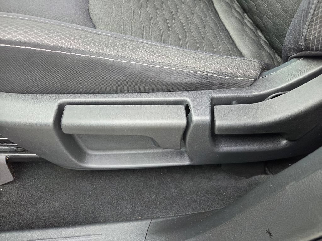 Used 2022 Nissan Pathfinder S FWD image 5