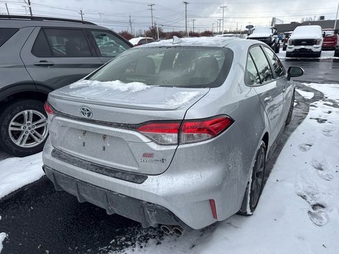 Used 2023 Toyota Corolla SE image 3