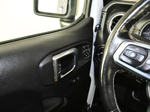 Used 2021 Jeep Gladiator Overland AWD/4WD image 37