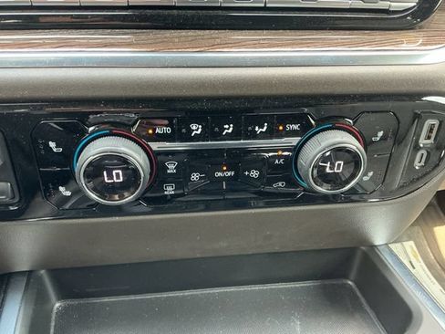 Used 2025 Chevrolet Silverado 1500 RST AWD/4WD image 17