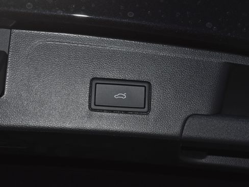 New 2026 Volkswagen Atlas Cross Sport SEL Premium R-Line image 25