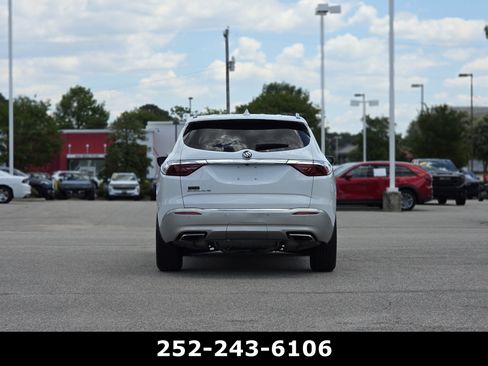 Used 2023 Buick Enclave Essence FWD image 6