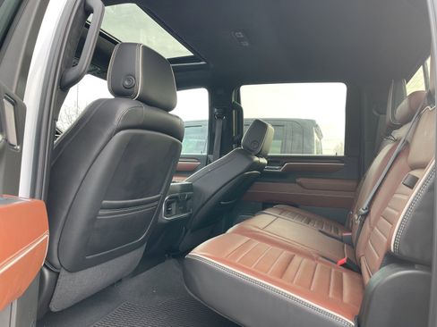 Used 2025 GMC Sierra 2500 Denali Ultimate w/ Max Trailering Package image 4