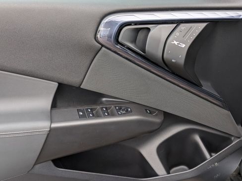 Used 2025 BMW X3 xDrive30i w/ Premium Package image 14