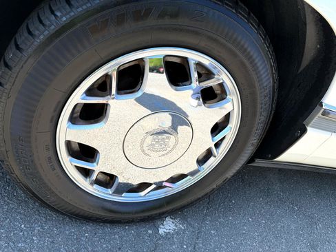 Used 1995 Cadillac De Ville Concours image 7