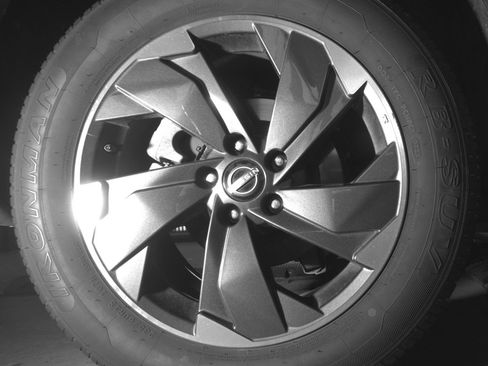 Used 2025 Nissan Rogue SV image 15