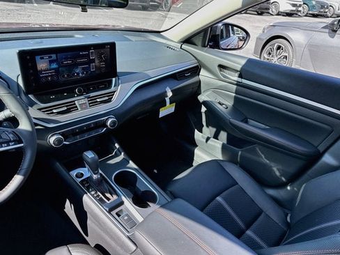 New 2026 Nissan Altima 2.5 SR AWD/4WD image 18