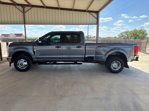 Used 2024 Ford F350 XLT w/ FX4 Off-Road Package AWD/4WD image 4
