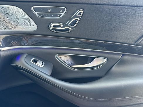 Used 2019 Mercedes-Benz S 560 Sedan image 21