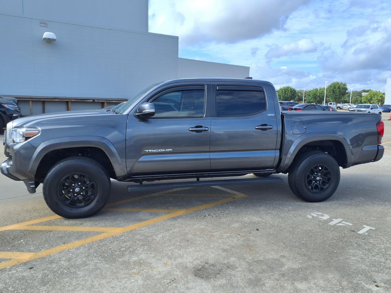 Used 2022 Toyota Tacoma SR5 w/ Technology Package RWD image 20