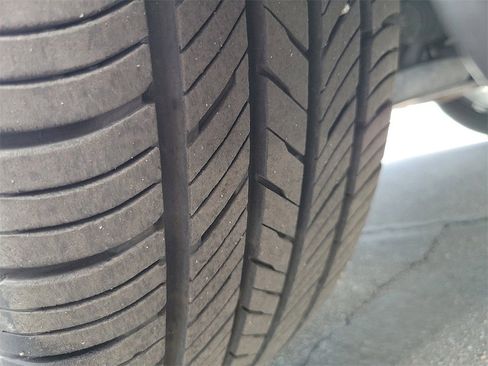 Used 2020 Nissan Rogue SL w/ Premium Package image 31