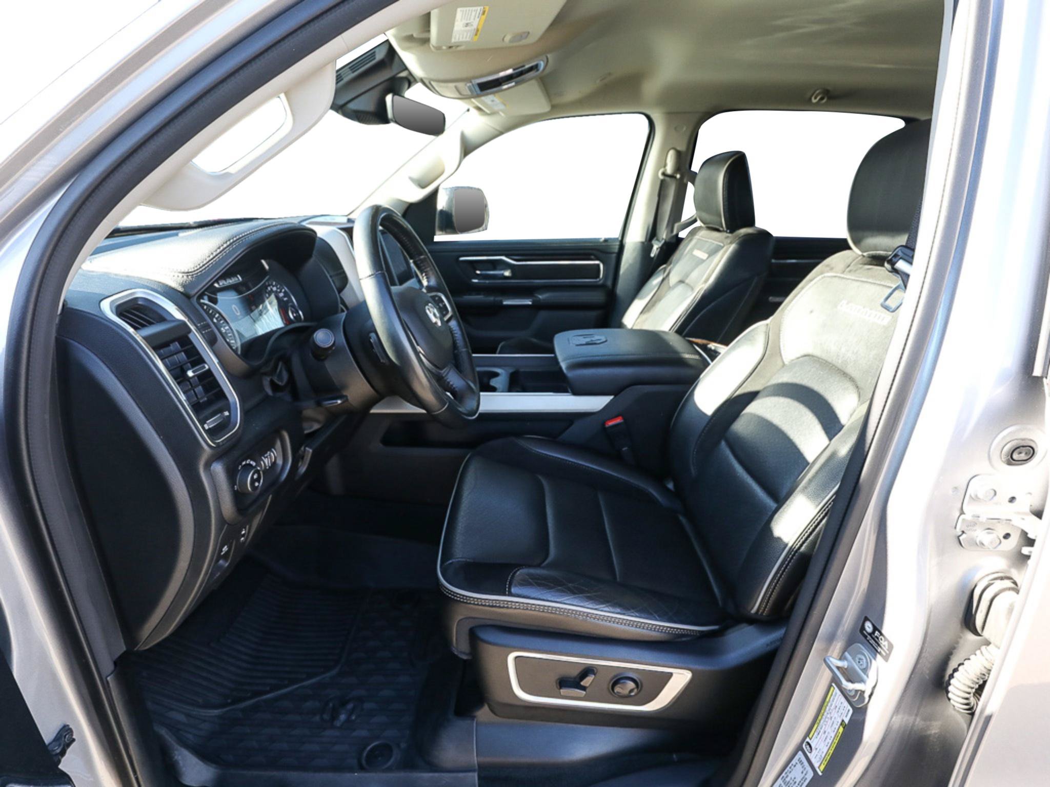 Used 2022 RAM 1500 Laramie AWD/4WD image 12