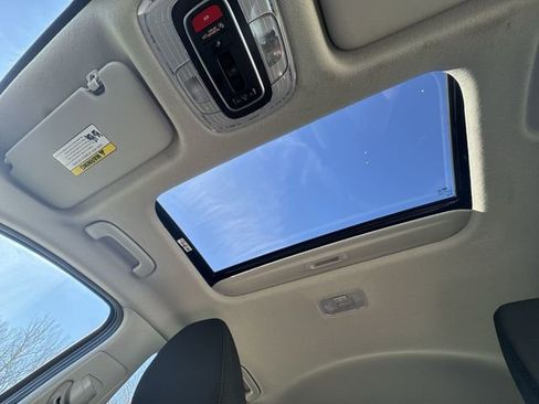 Used 2025 Hyundai Elantra SEL FWD image 21