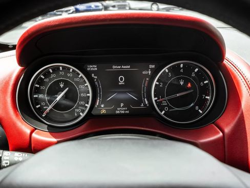 Used 2023 Maserati Levante GT AWD/4WD image 16