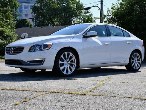 Used 2016 Volvo S60 T5 Inscription Platinum w/ Climate Package FWD image 3