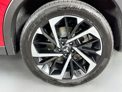 Used 2024 Mitsubishi Outlander SE image 30