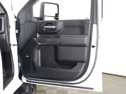 Used 2022 Chevrolet Silverado 3500 LTZ w/ LTZ Plus Package AWD/4WD image 30