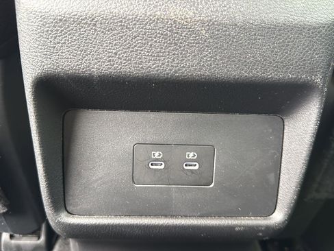 Used 2025 Nissan Rogue SV image 22