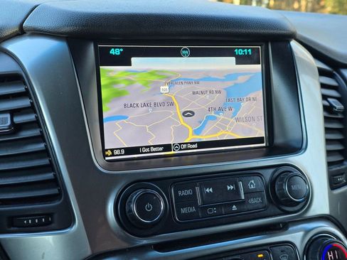 Used 2018 Chevrolet Suburban LT image 20