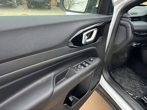 New 2026 Jeep Compass Latitude image 15