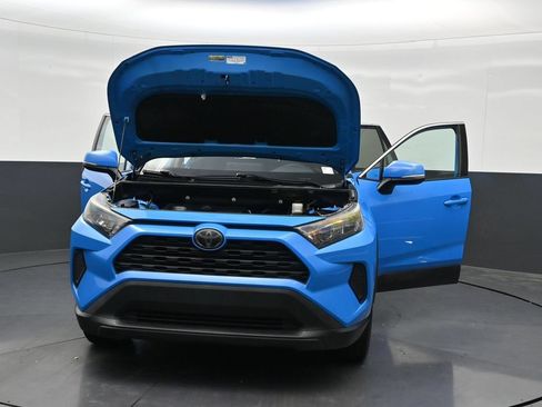 Used 2020 Toyota RAV4 LE FWD image 35
