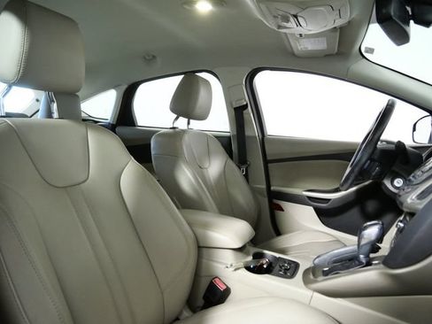 Used 2012 Ford Focus SEL FWD image 12