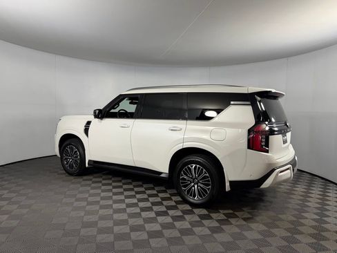 Used 2025 Nissan Armada SL w/ Captain's Chari Seat Package image 10