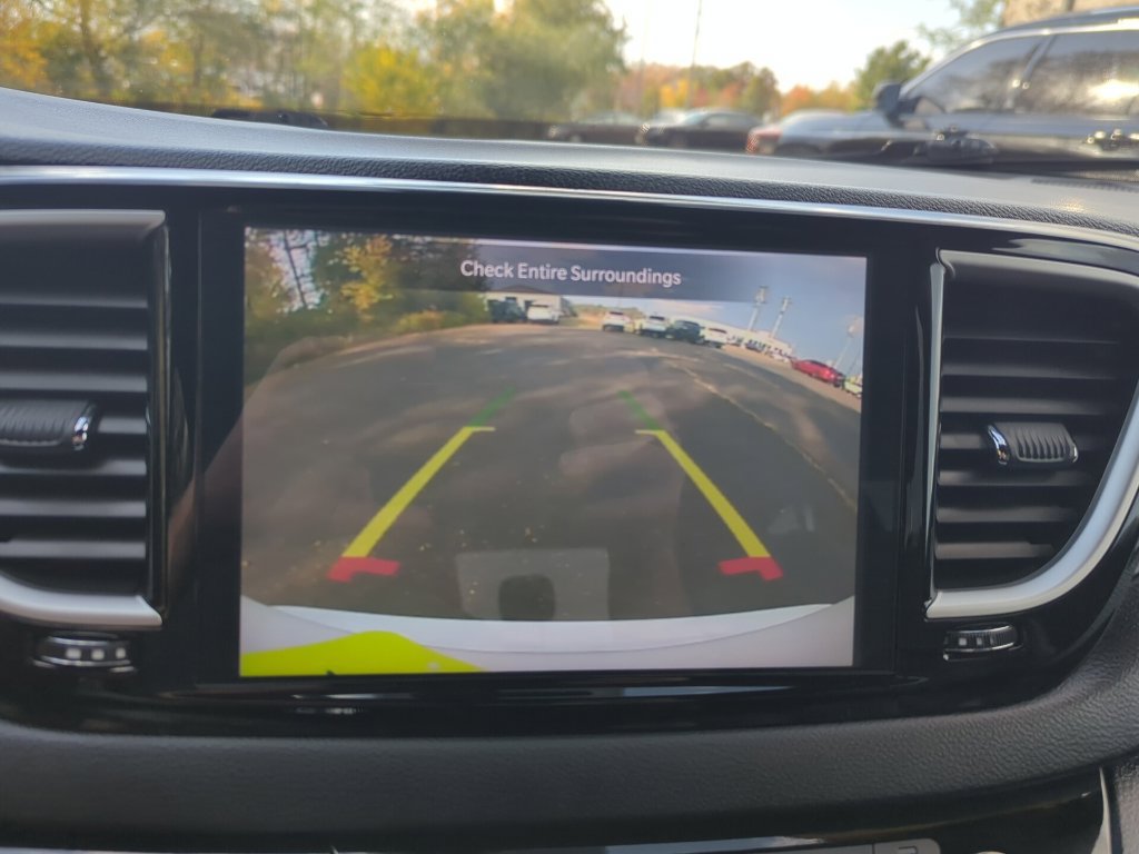 Used 2025 Chrysler Pacifica Select FWD image 14