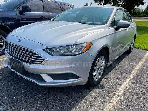 Used 2017 Ford Fusion S FWD image 3