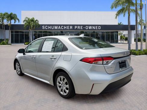 Used 2024 Toyota Corolla LE FWD image 5
