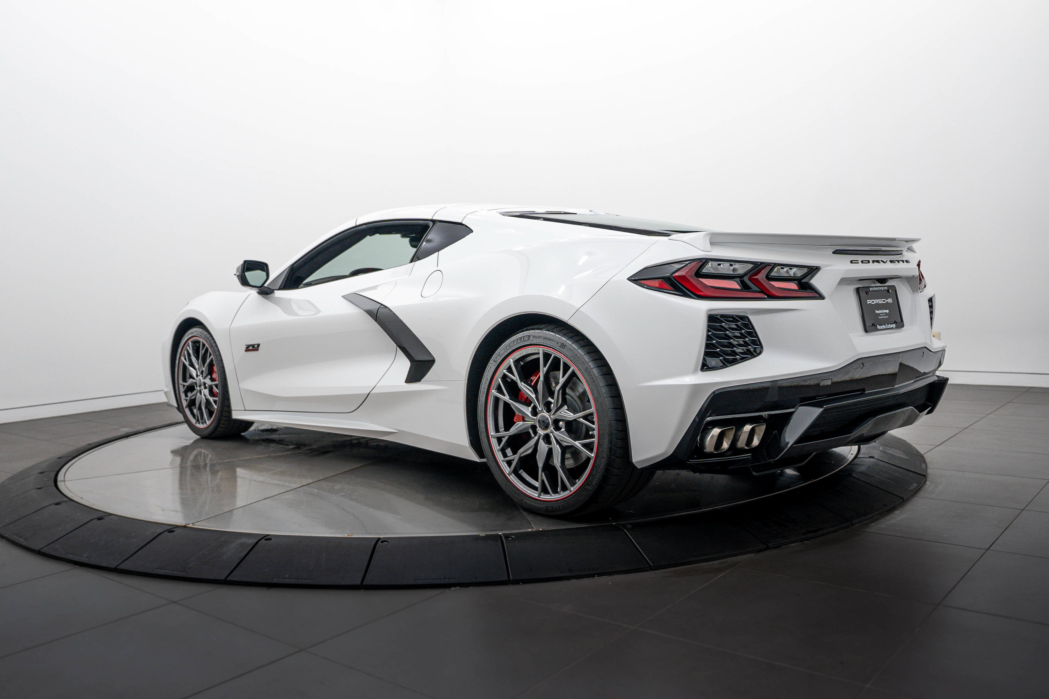Used 2023 Chevrolet Corvette Stingray Premium Cpe w/ Z51 Performance Package RWD image 3
