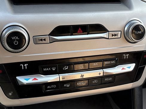 Used 2020 Ford Explorer XLT w/ Equipment Group 202A image 17