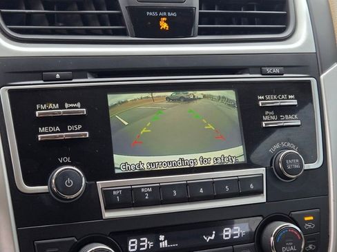 Used 2017 Nissan Altima 2.5 SL w/ Moonroof Package image 24