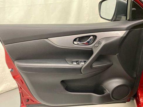 Used 2020 Nissan Rogue Sport SL image 10