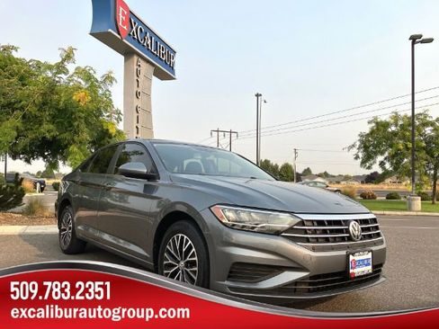 Used 2019 Volkswagen Jetta SE image 1
