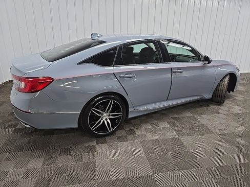 Used 2022 Honda Accord Touring image 3