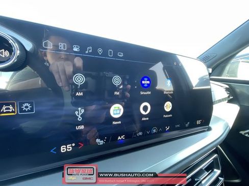 New 2025 Chevrolet Traverse LT w/ Enhanced Driving Package image 13