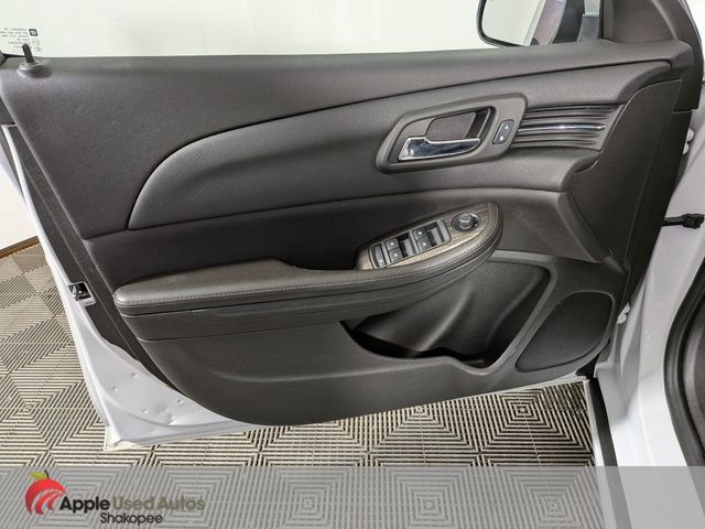 Used 2015 Chevrolet Malibu LT w/ Power Convenience Package FWD image 11