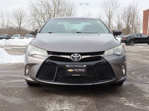 Used 2017 Toyota Camry SE image 4