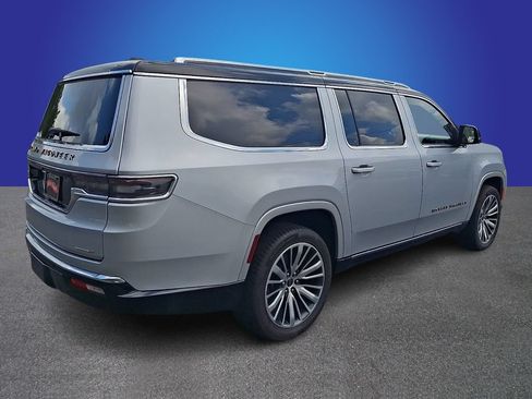 Used 2024 Jeep Grand Wagoneer L Series III AWD/4WD image 4
