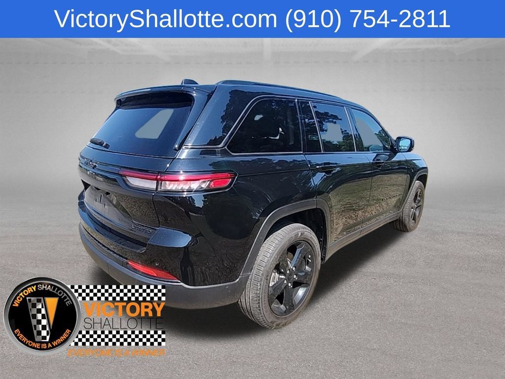 Used 2023 Jeep Grand Cherokee Limited w/ Black Appearance Package AWD/4WD image 30