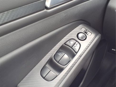 Used 2025 Nissan Altima 2.5 SV FWD image 20