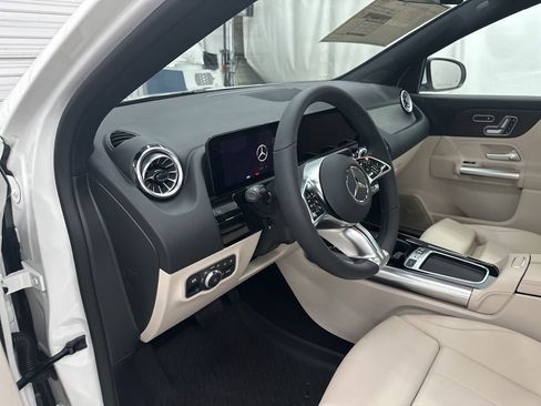 Used 2026 Mercedes-Benz GLA 250 4MATIC image 9