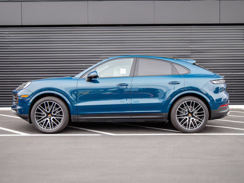 Certified 2026 Porsche Cayenne Coupe AWD/4WD image 2