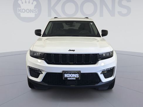 Used 2023 Jeep Grand Cherokee Limited w/ Black Appearance Package image 11